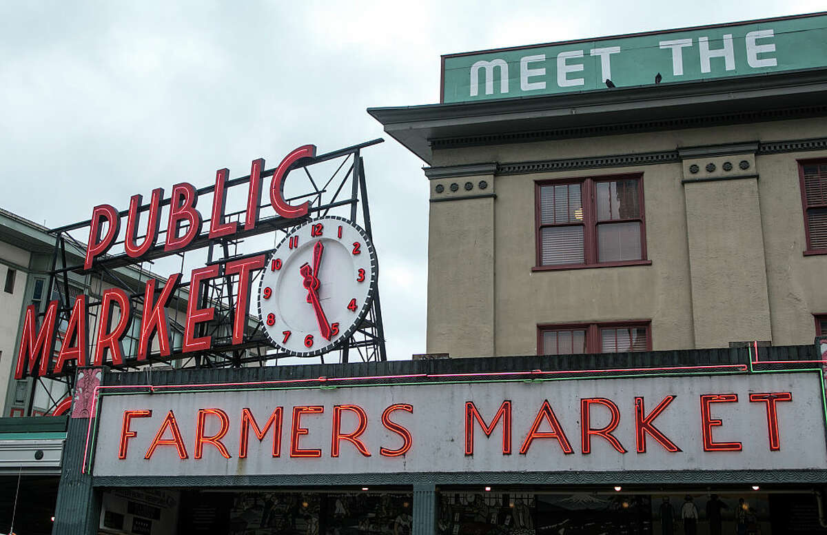 Pike Place Market One of Seattle's most popular destinations for tourists and locals alike, Pike Place Market is open during modified Phase 1, but it has made many changes to operations and market layout in order to adhere to social distancing guidelines. Visitors will notice social distancing bubbles marking six feet, signs reminding customers of mask requirements and three newly installed hand washing stations to promote sanitation. Given that the market contains a variety of businesses, including restaurants, local grocers and farmers, craft stalls and other retailers, guidelines are considerably different for each.